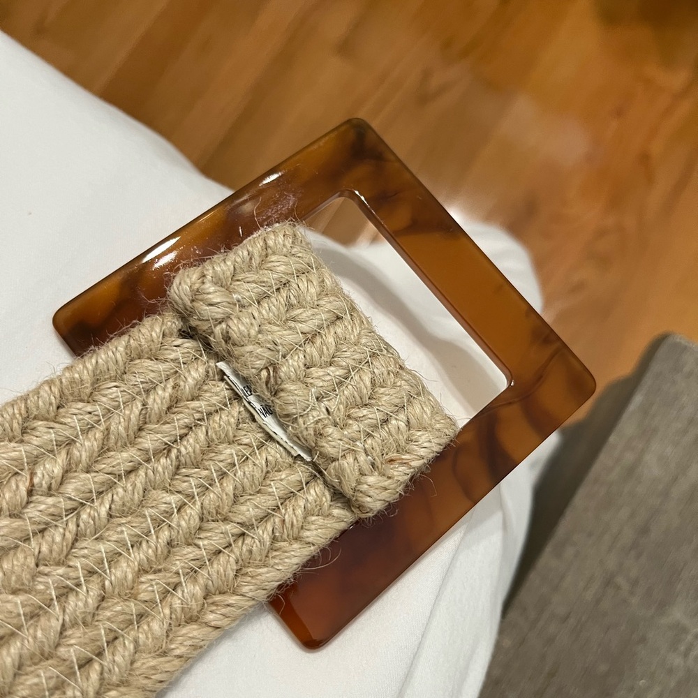 Beige Woven Belt with Faux Wooden Buckle - Picture 3 of 4